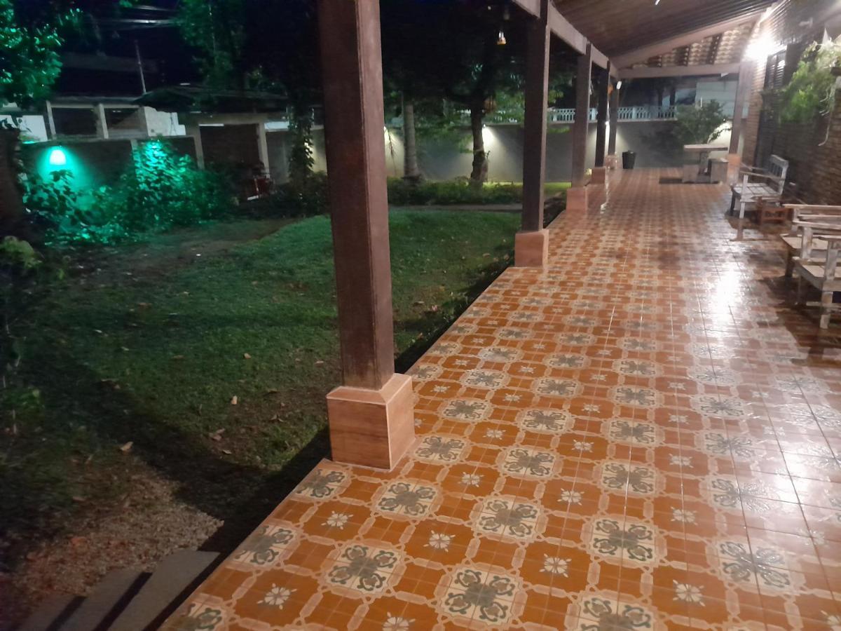 Hospedagem Economica Flor De Maria Caraguatatuba Esterno foto